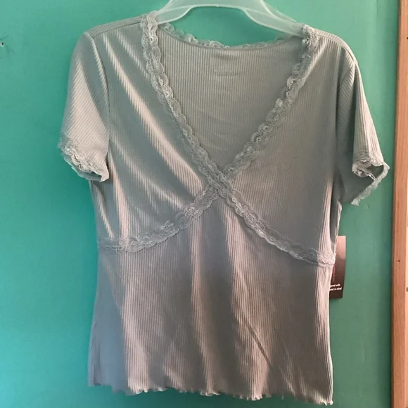 No Boundaries Juniors Lace Trim Ribbed T-Shirt Size Large - Picture 3 of 9